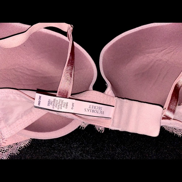 Like new VS mauve push-up - Picture 2 of 2